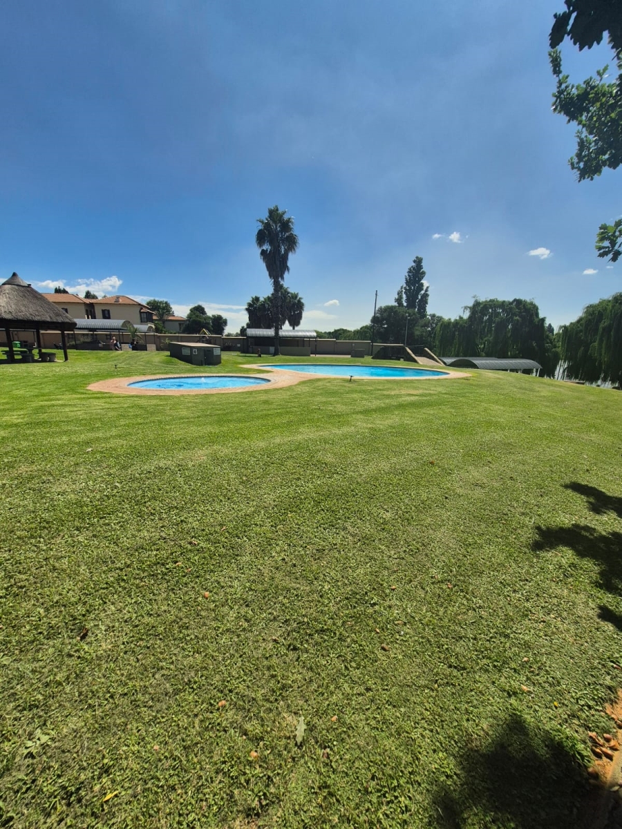 1 Bedroom Property for Sale in Vaalpark Free State